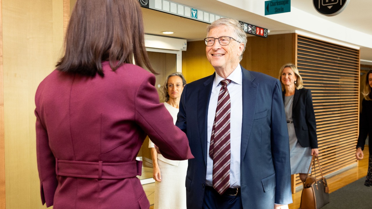 Bill Gates-backed startup vows to resurrect Moore’s law with optical chips