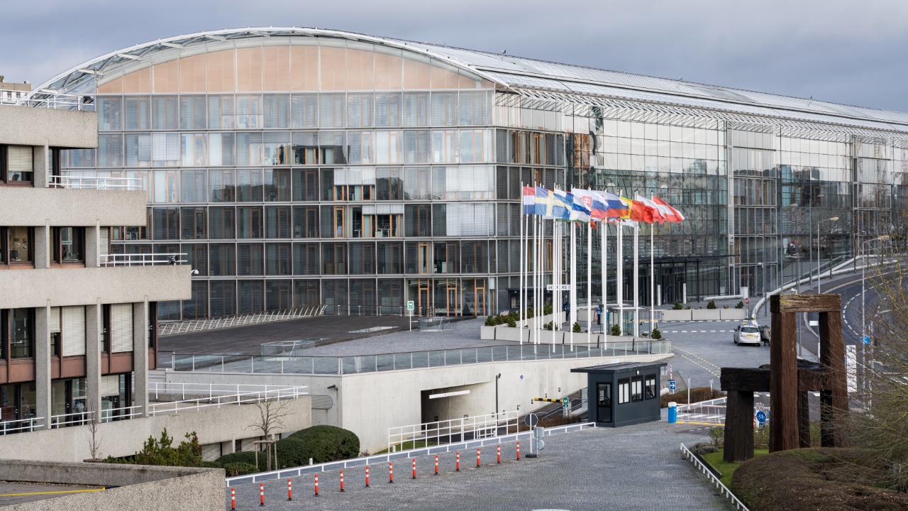 European banks plan 200,000 job cuts as AI accelerates