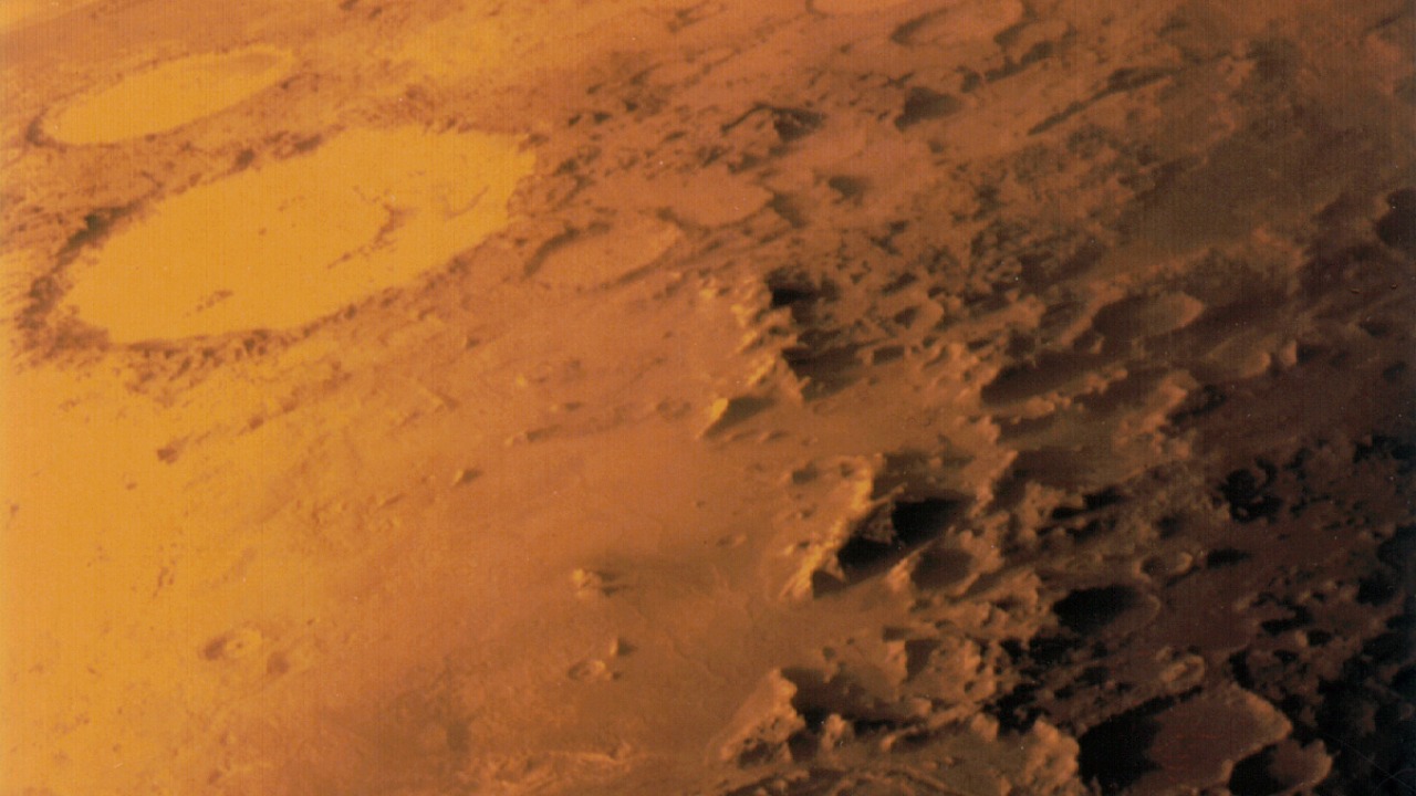 Mars atmosphere may hold the key to human survival, scientists claim