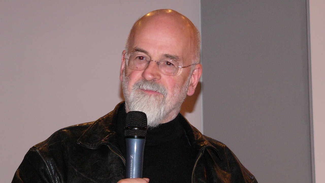 Scientists spot hidden dementia warning signs buried in Terry Pratchett’s novels