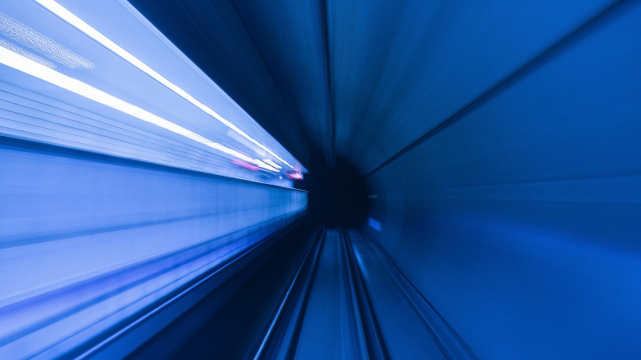 New warp bubble using normal matter throws relativity back into the spotlight