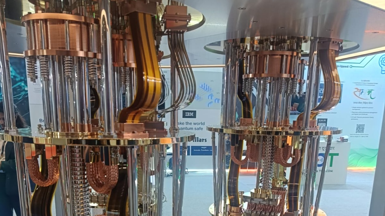 Light-powered chip could be the missing link to quantum supercomputers