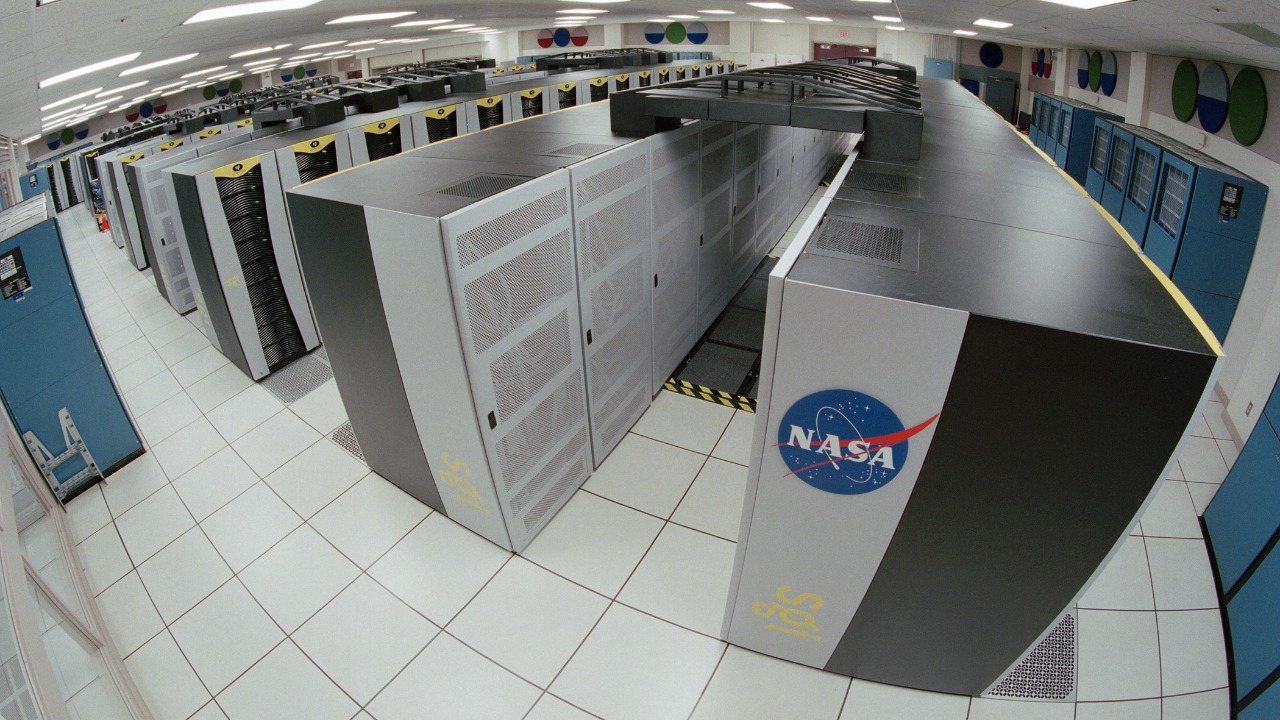 NASA reveals monster supercomputer blasting out 20 quadrillion ops/sec