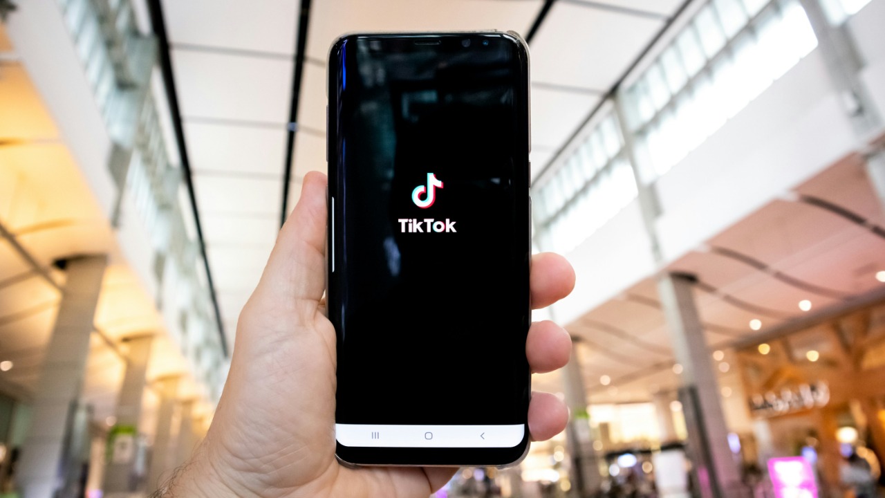 US TikTok uninstalls soar 150% after app shifts to American control