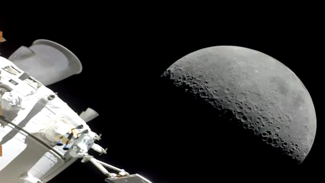 6 big spaceflights in 2026, from NASA moon missions to Starship