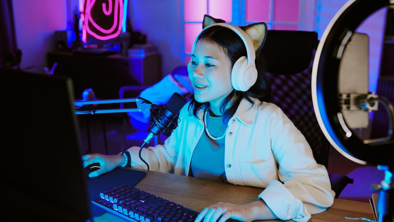 Top Twitch streamer is now an AI, and it’s taking over