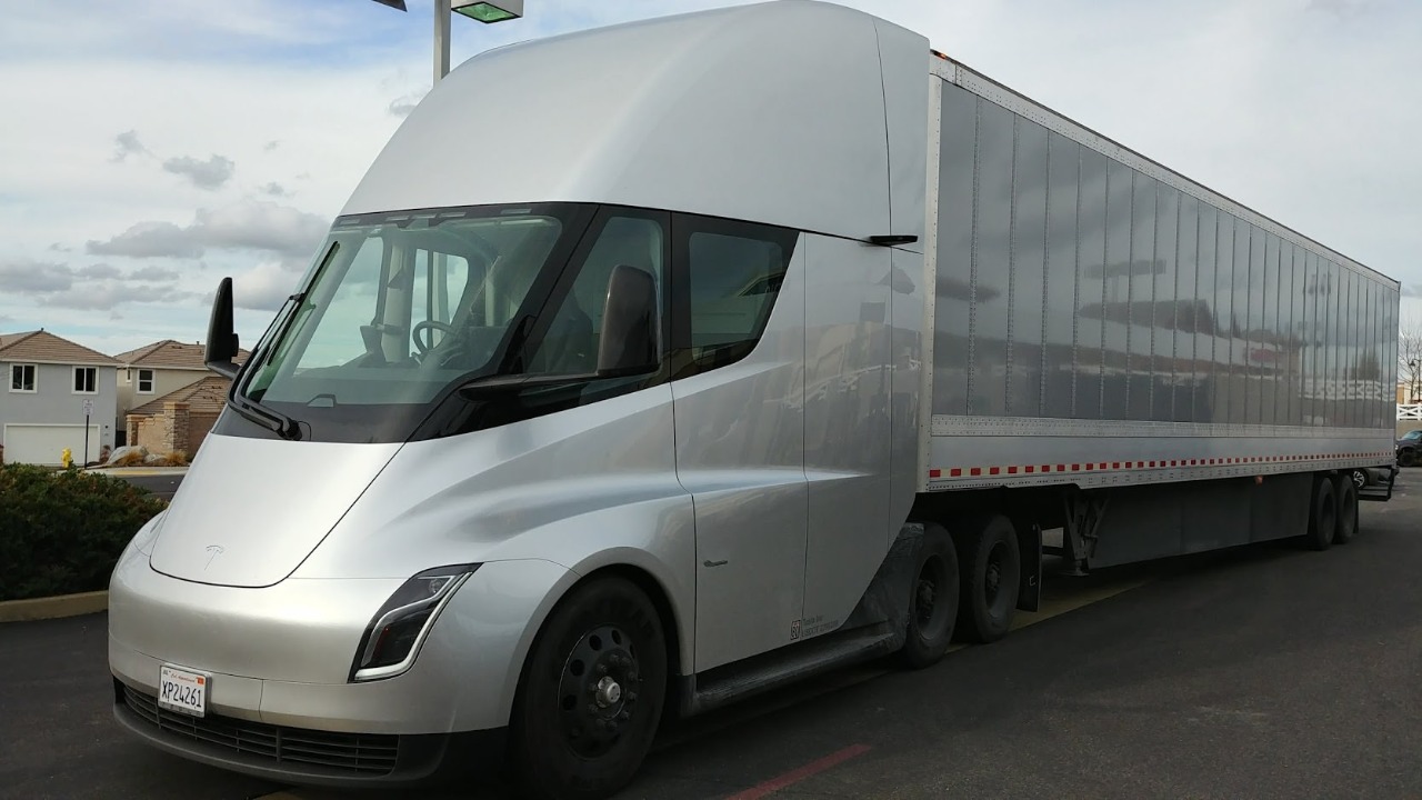Tesla Semi hits 1.2 MW fast charging as 3.75 MW plug debuts