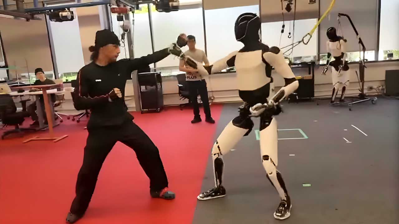 Tesla Optimus robot is now training with wild kung fu style moves