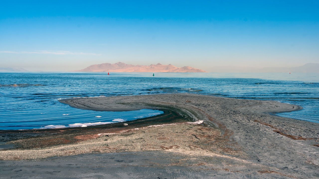 Great Salt Lake — Image Credit: Acroterion - CC BY-SA 4.0/Wiki Commons