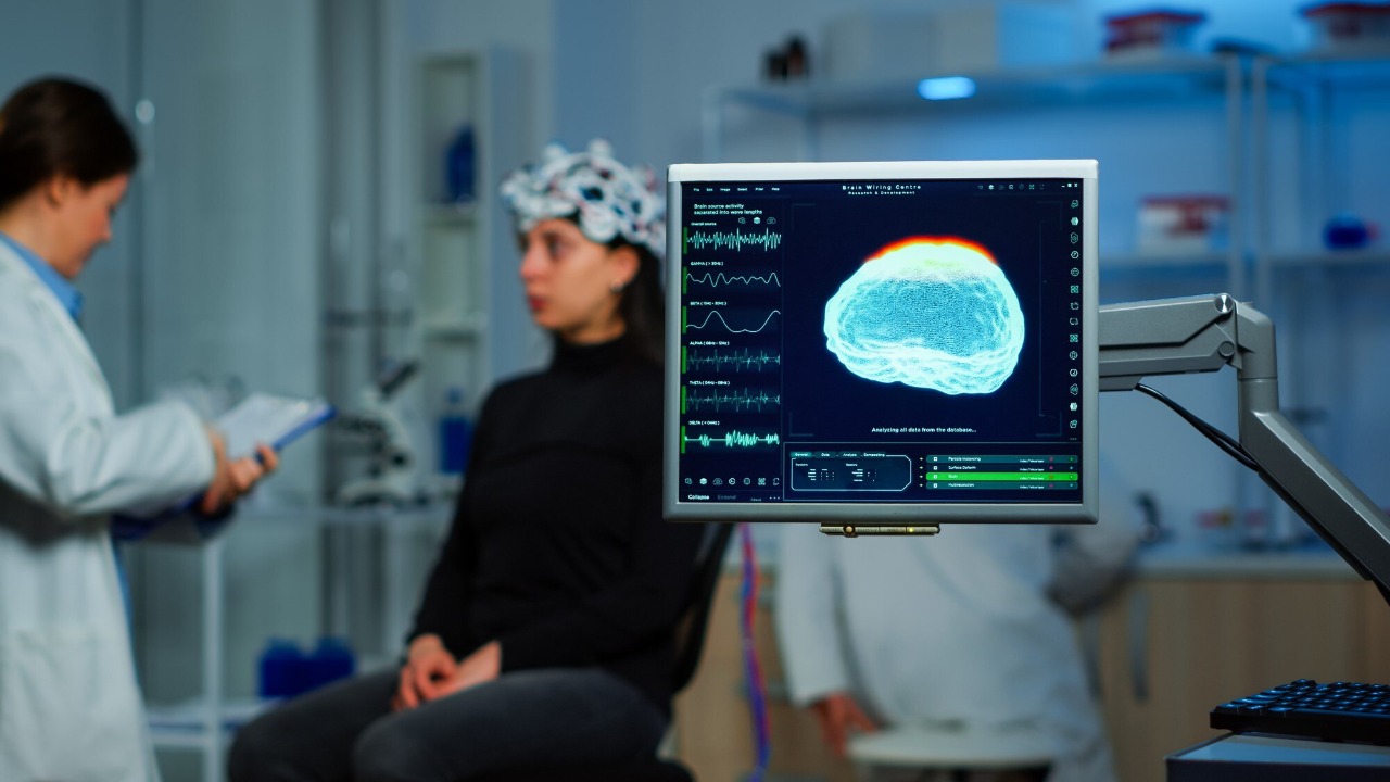 Ultrasound helmet reaches deep into the brain without a single cut