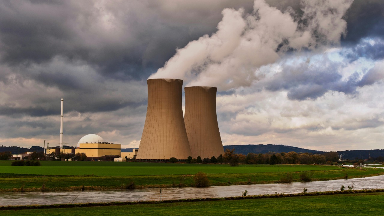 How many nuclear power plants are really operating in the US right now?