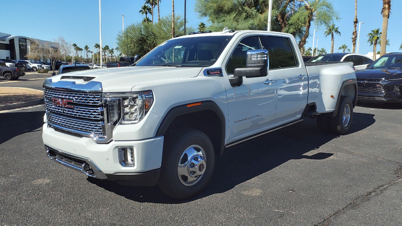 GMC Sierra 2500 Duramax — Image Credit: HJUdall - CC0/Wiki Commons