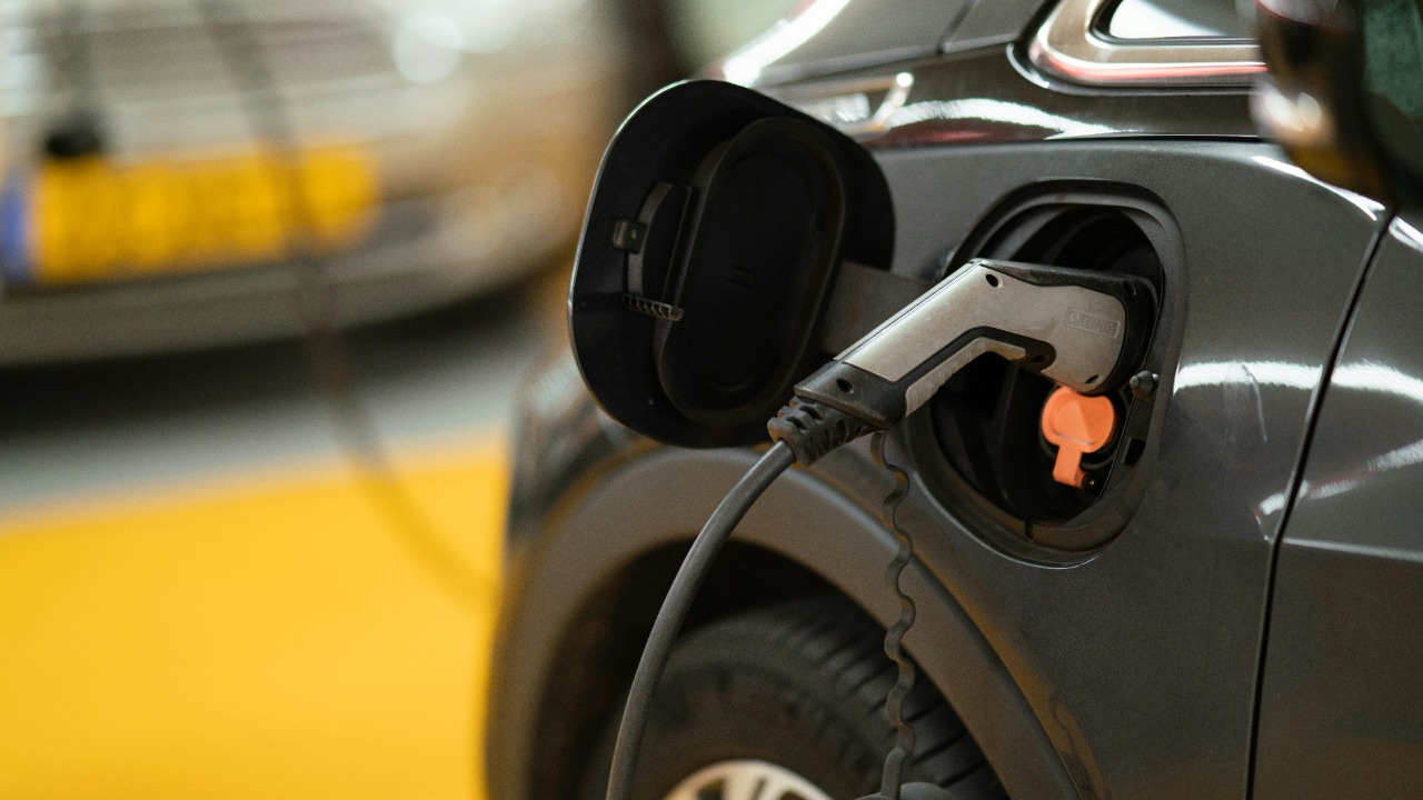 New tech wipes out a huge EV charging headache with 1 simple fix