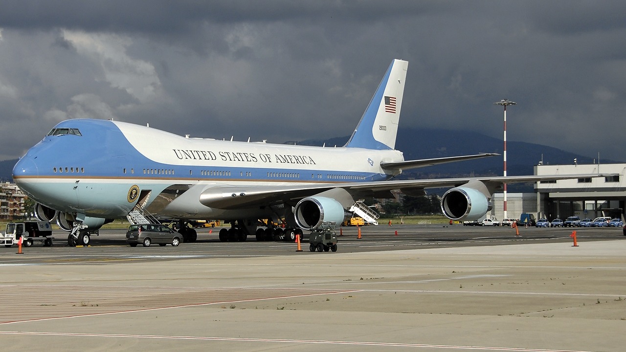 Boeing VC-25A — Image Credit: Aldo Bidini - GFDL 1.2/Wiki Commons