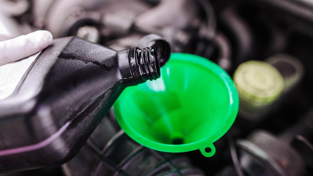 Here’s what you must have before changing your transmission fluid
