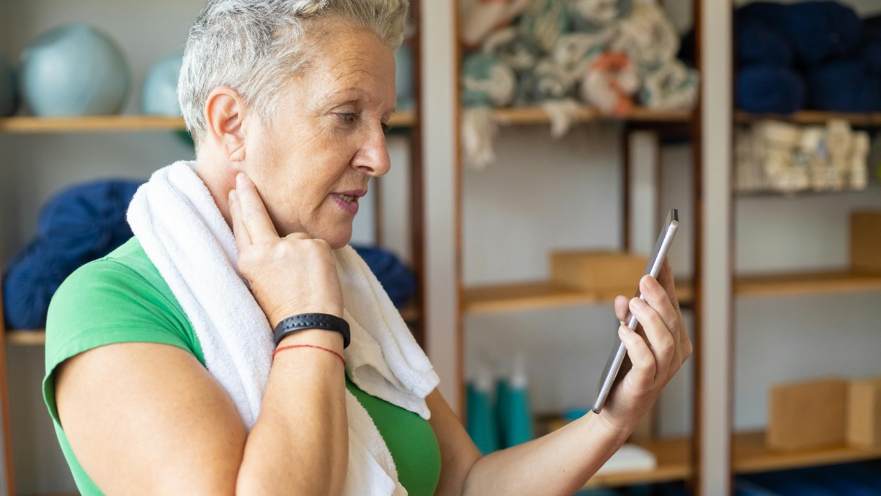 Why people are obsessed with ‘Are You Dead?’ and similar check-in apps