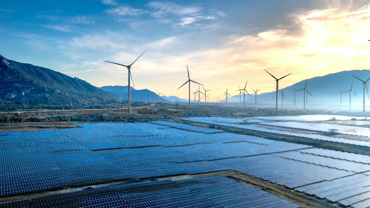 China races to build more coal even as wind and solar hit records