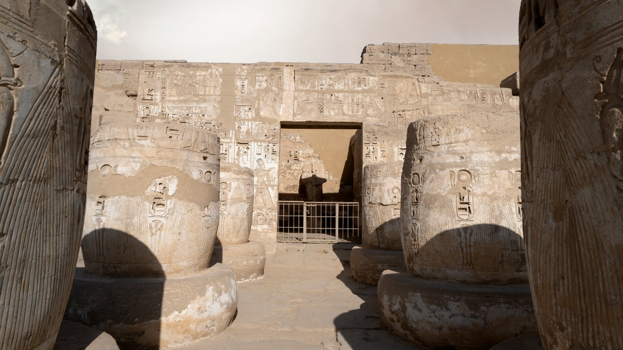 Engineers crack open Egyptian stone and find the impossible inside