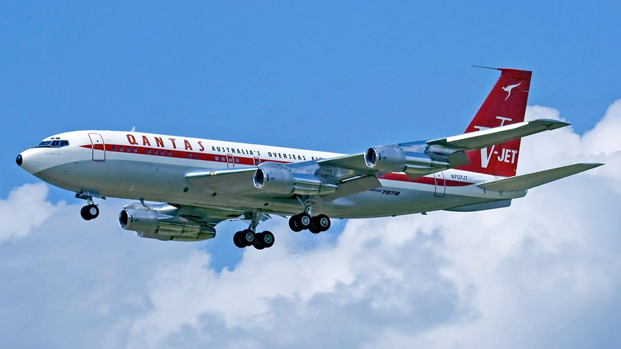 Boeing 707 — Image Credit: Phinalanji, Altair78 - CC BY-SA 2.0/Wiki Commons