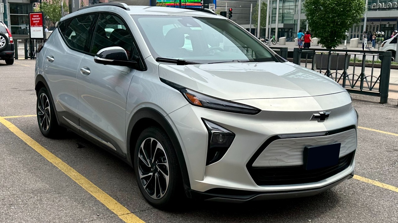 Chevrolet Bolt EV — Image Credit: Benespit - CC BY-SA 4.0/Wiki Commons