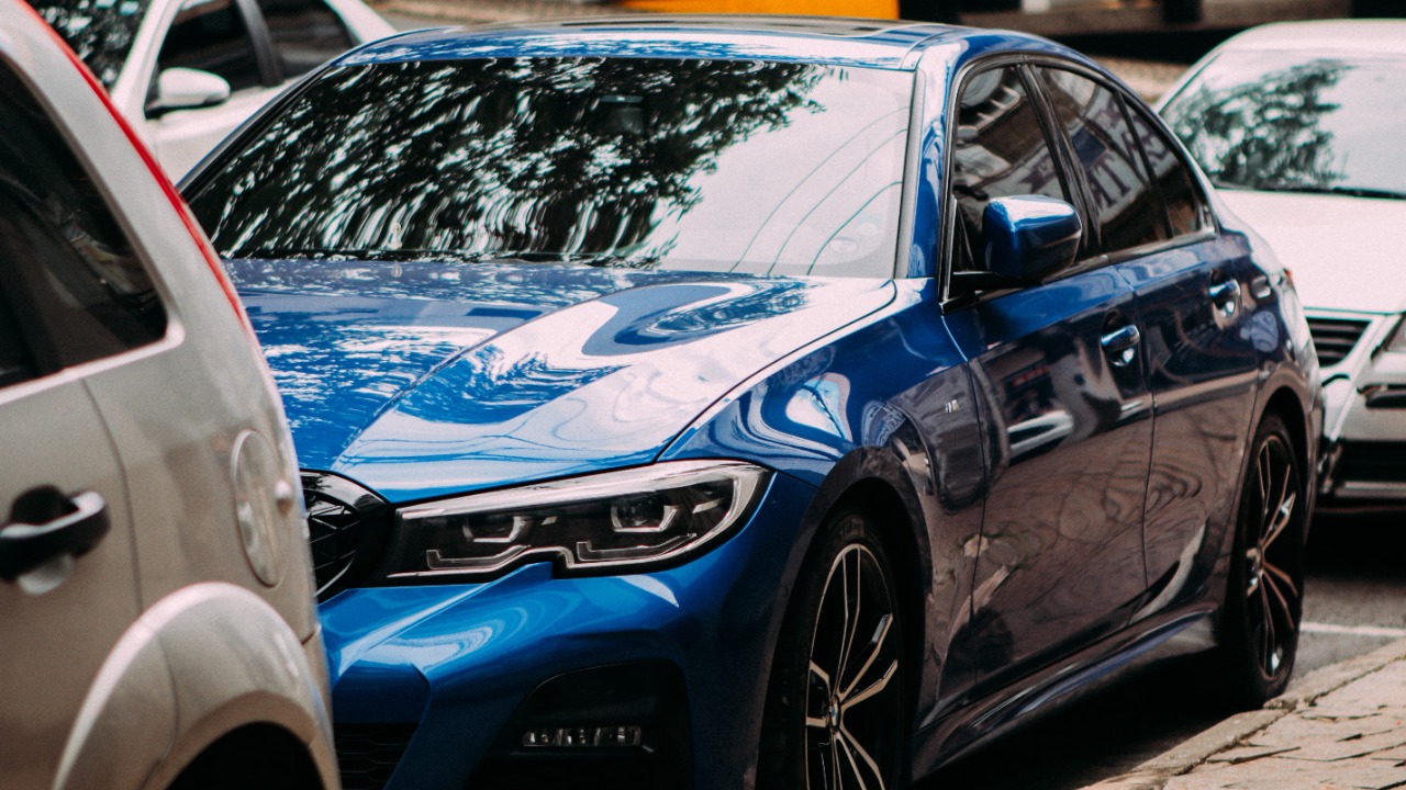 Sedan body style — Image Credit: Arth/Pexels