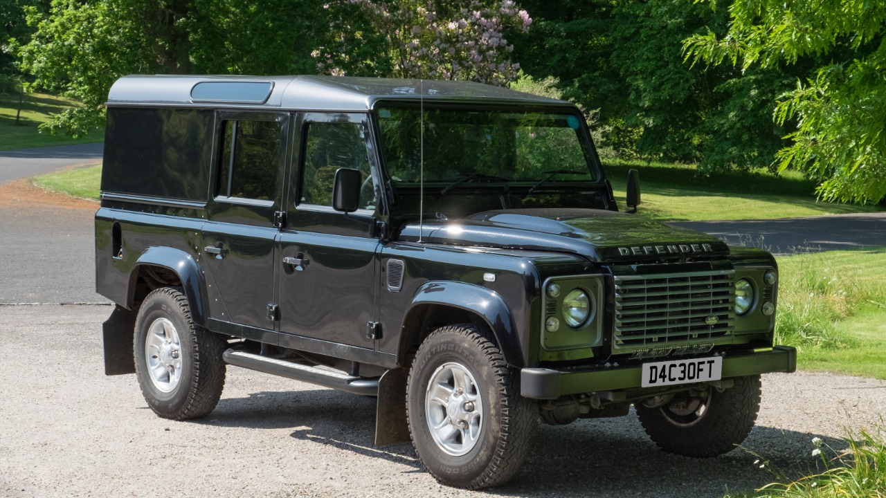 Land Rover Defender — Image Credit: DeFacto - CC BY-SA 4.0/Wiki Commons