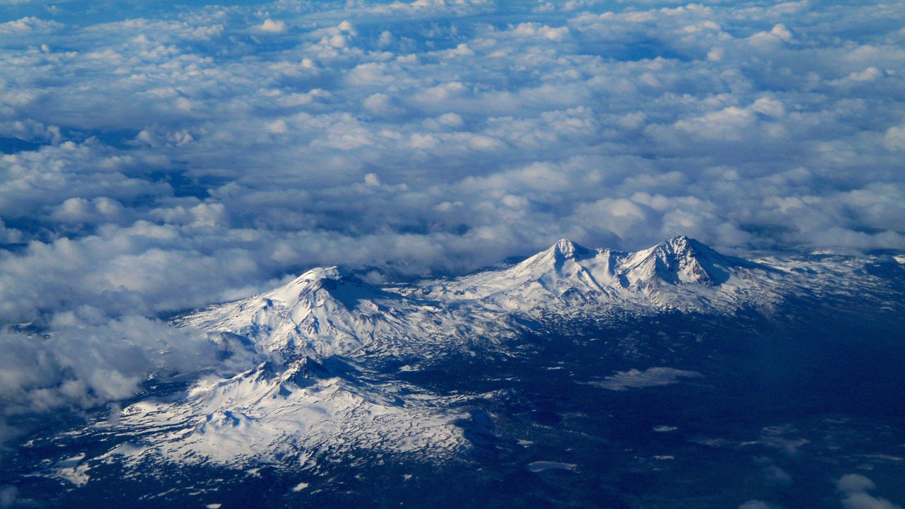 Three Sisters, Oregon — Image Credit: Paul Smith - CC BY-SA 2.0/Wiki Commons
