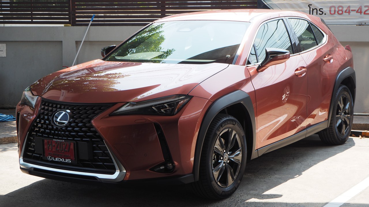 Lexus UX 300h — Image Credit: Chanokchon - CC BY-SA 4.0/Wiki Commons