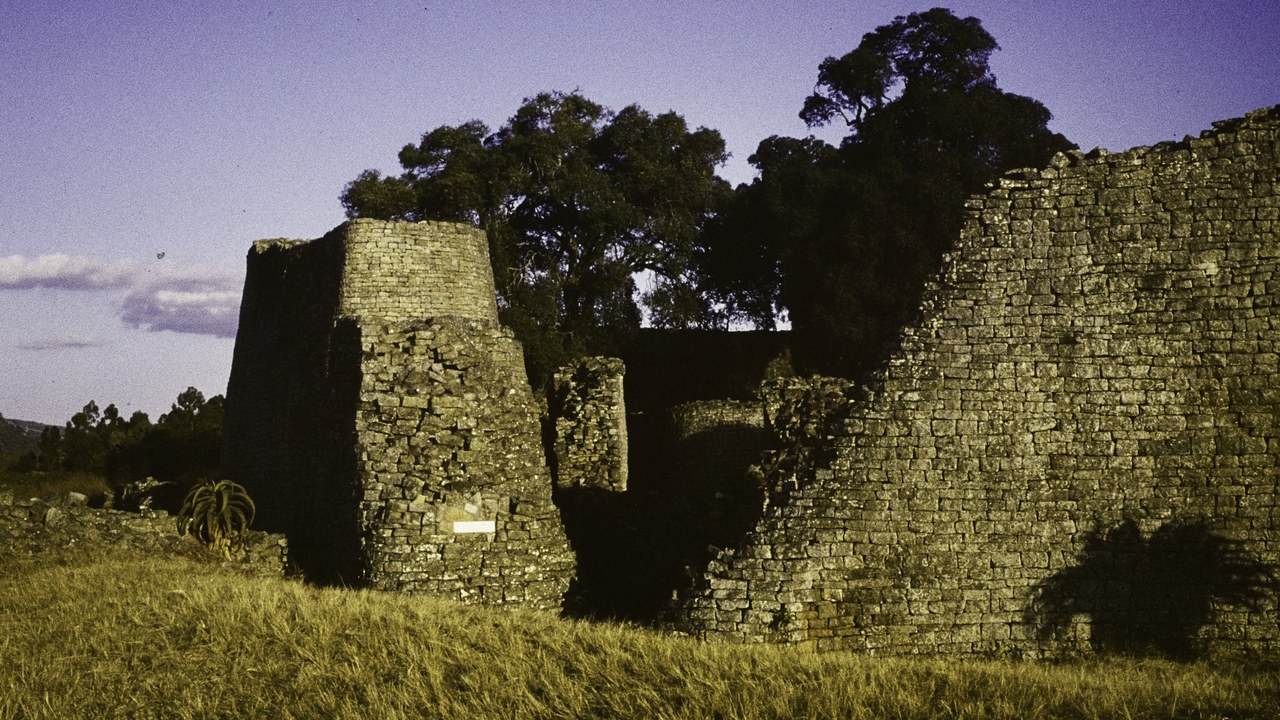 Great Zimbabwe — Image Credit: Aart Rietveld - CC BY-SA 4.0/Wiki Commons