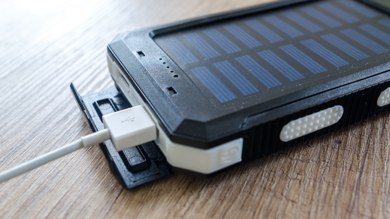 NEWDERY power banks — Image Credit: Lukas Blazek/Pexels