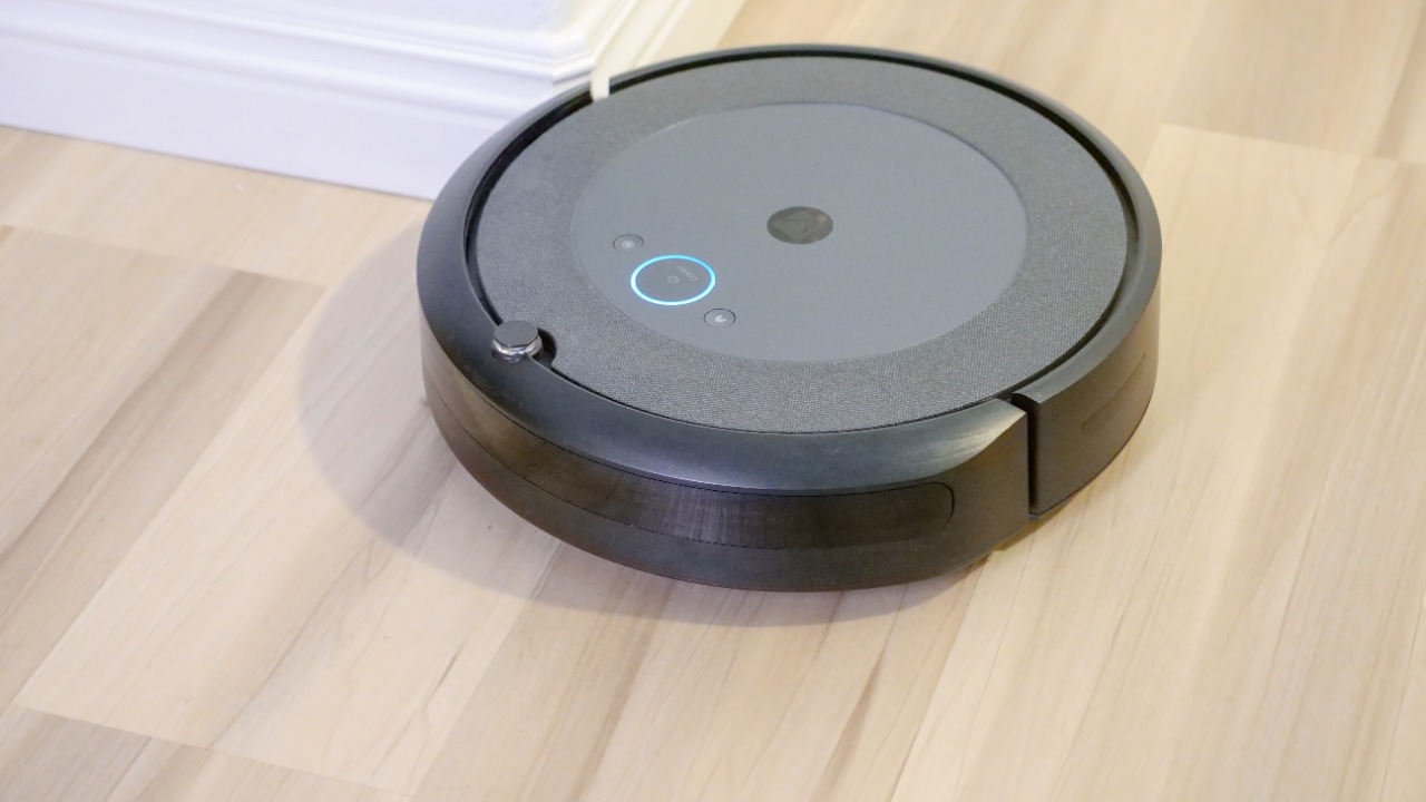 Robot vacuum — Image Credit: Kindel Media/Pexels
