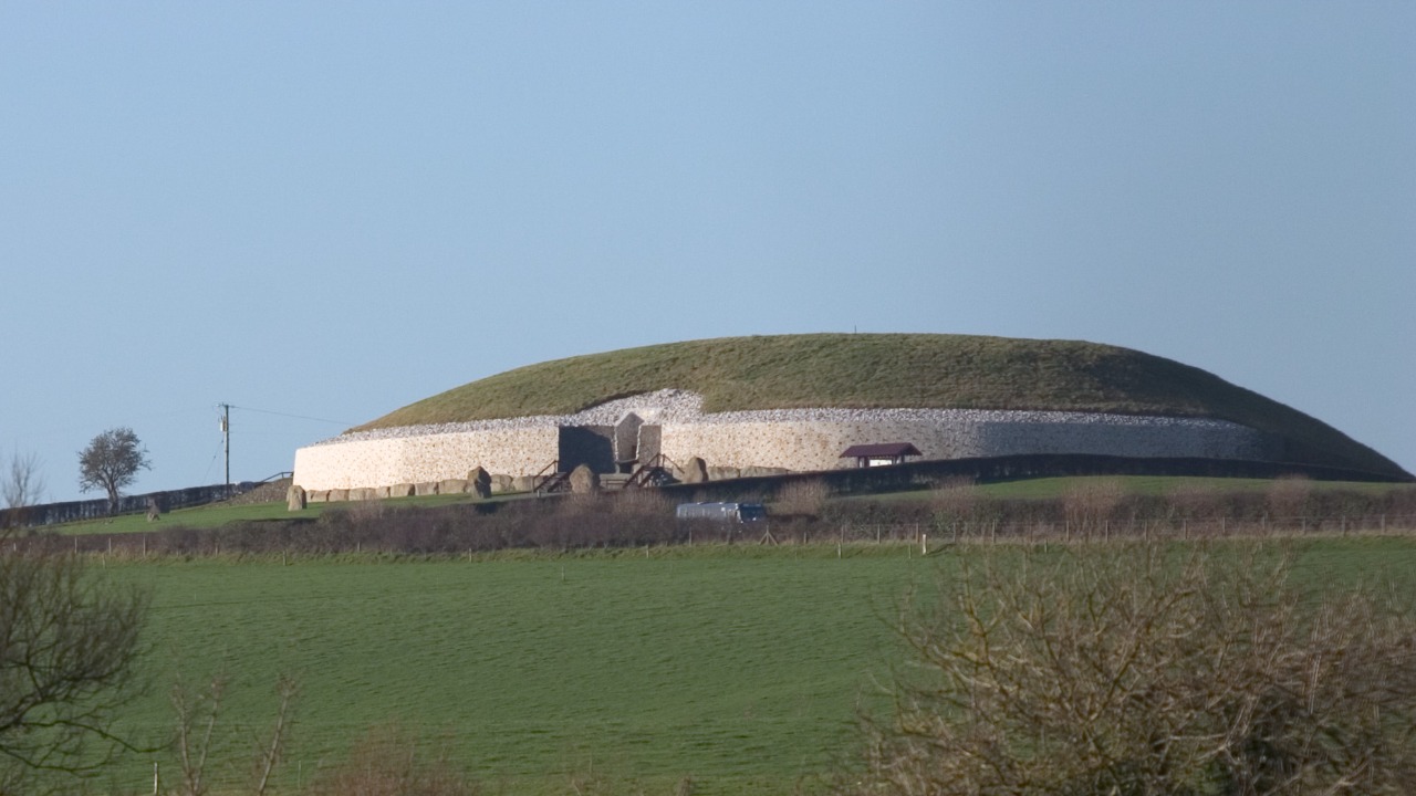 Newgrange — Image Credit: Jimmy Harris - CC BY 2.0/Wiki Commons