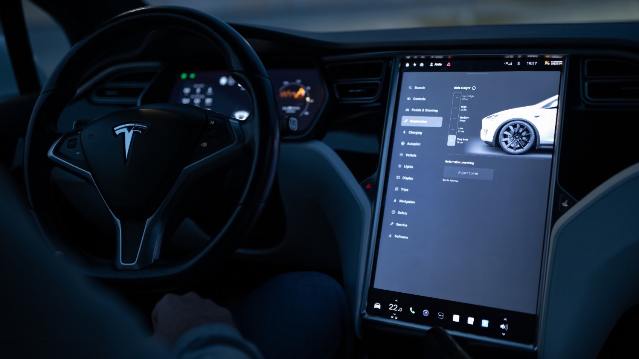 Touchscreen controls — Image Credit: Vladimir Srajber/Pexels
