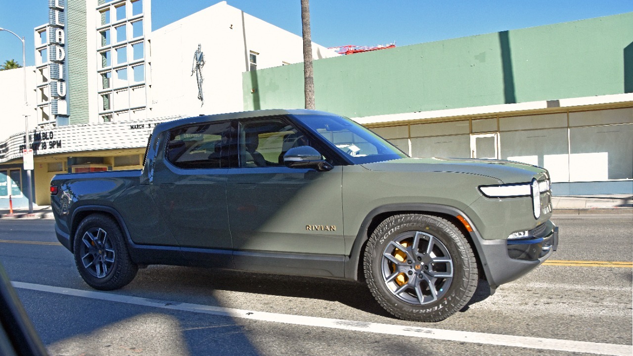 Rivian R1T — Image Credit: Chris Yarzab - CC BY 2.0/Wiki Commons
