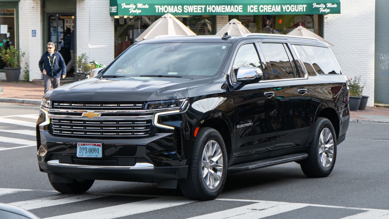 Chevrolet Suburban — Image Credit: OWS Photography - CC BY 4.0/Wiki Commons