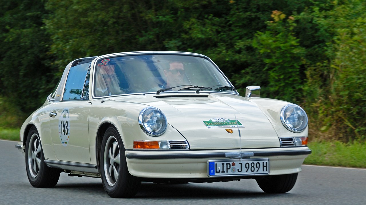 Porsche 911 (classic) — Image Credit: André Karwath aka Aka - CC BY-SA 2.5/Wiki Commons