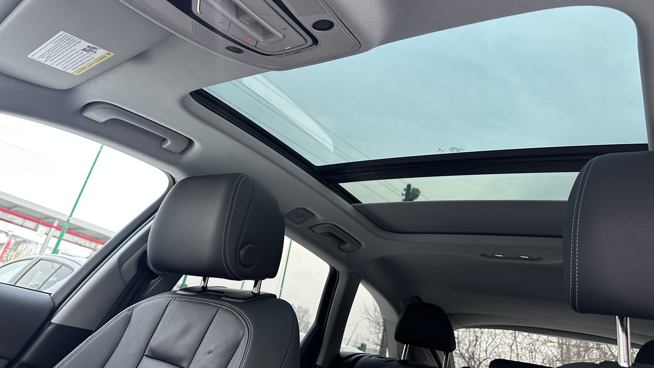 2023 Audi A4 B9 Avant Allroad – sunroof open.jpg