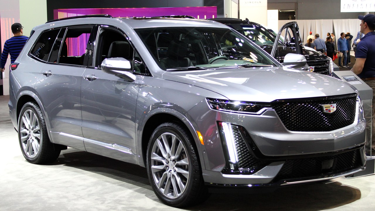 2020 Cadillac XT6 AWD front NYIAS 2019.jpg