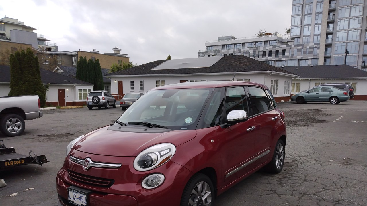 Fiat 500L — Image Credit: Andrepoiy - CC BY-SA 4.0/Wiki Commons