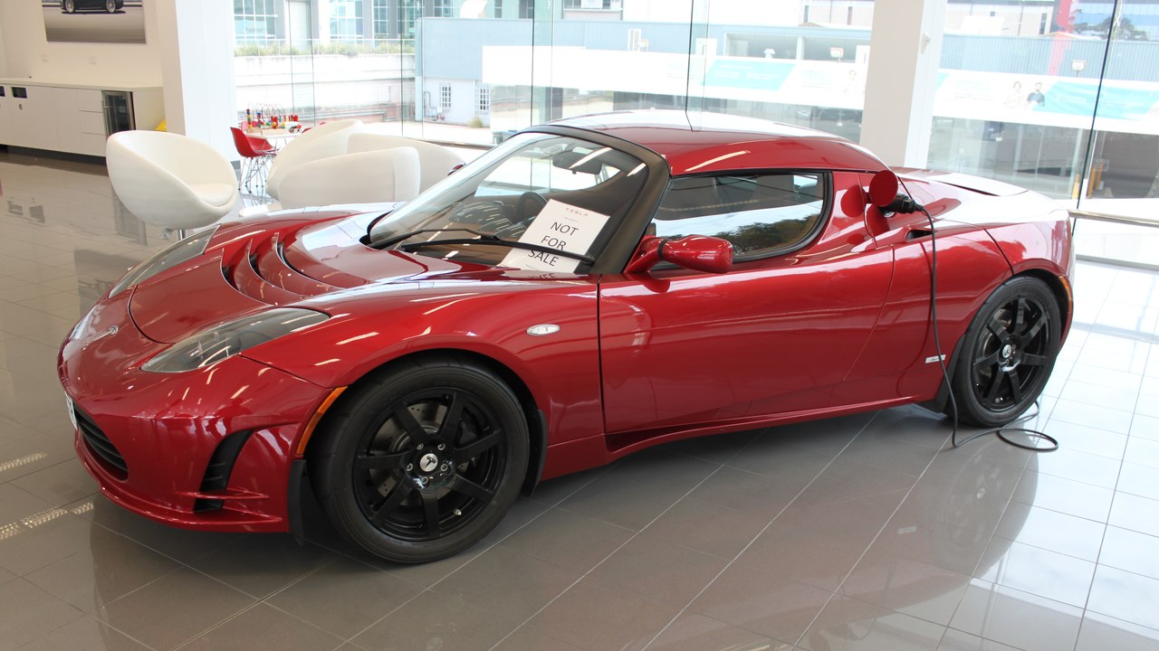 Tesla Roadster — Image Credit: Jeremy from Sydney, Australia - CC BY 2.0/Wiki Commons