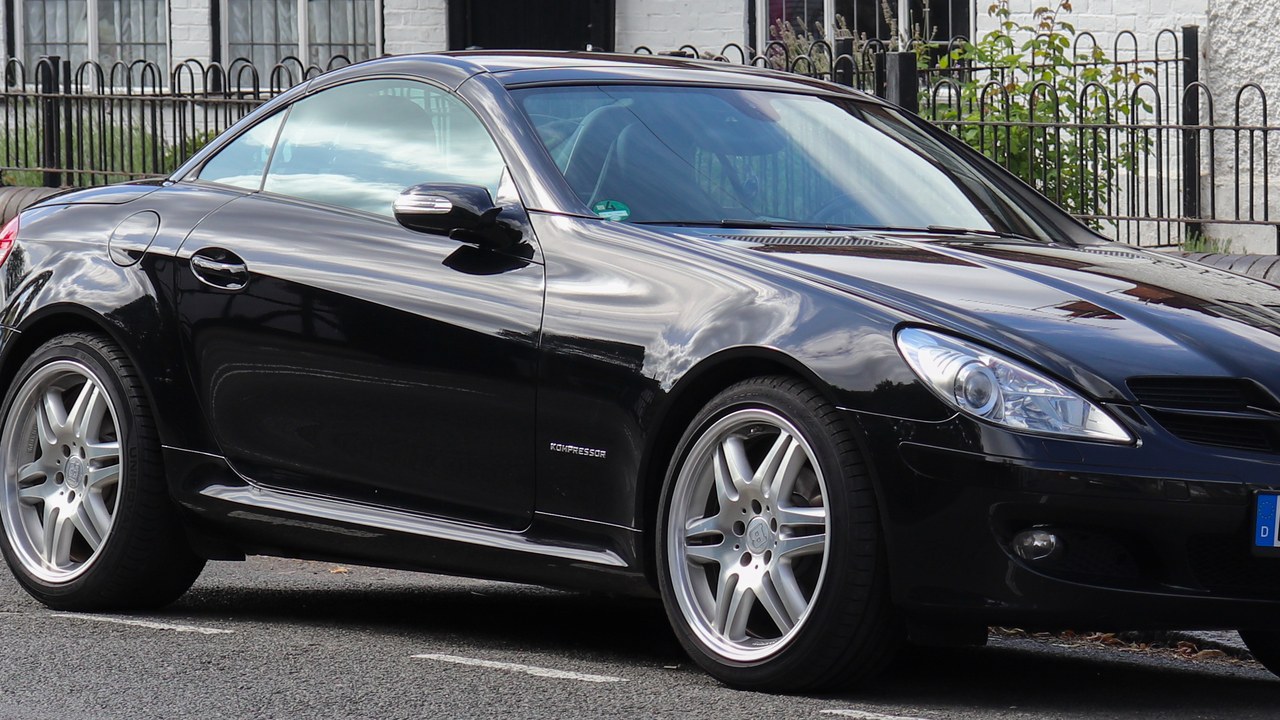 Mercedes-Benz SLK — Image Credit: Vauxford - CC BY-SA 4.0/Wiki Commons