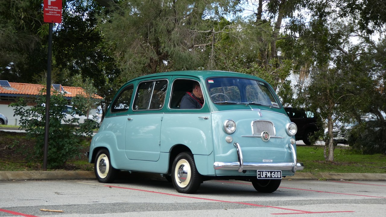Fiat 600 Multipla — Image Credit: ZidaneHartono - CC BY-SA 4.0/Wiki Commons