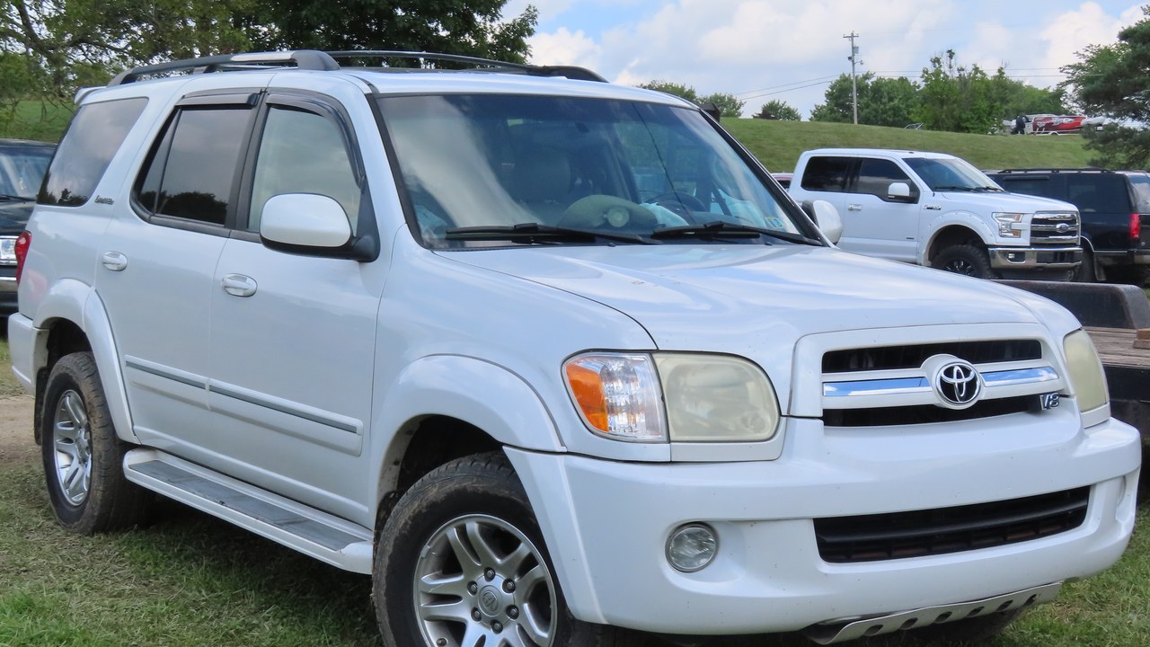 Toyota Sequoia — Image Credit: MercurySable99 - CC BY-SA 4.0/Wiki Commons