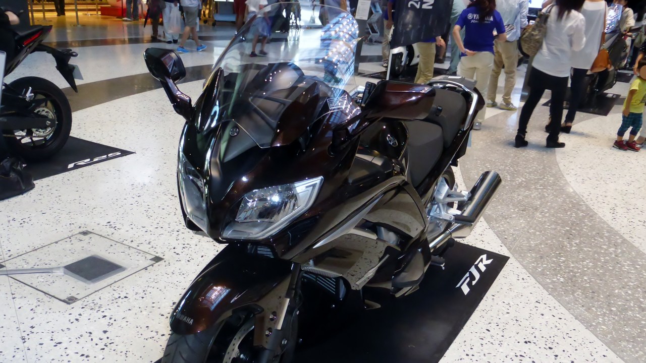 Yamaha FJR1300 — Image Credit: Tokumeigakarinoaoshima - CC0/Wiki Commons