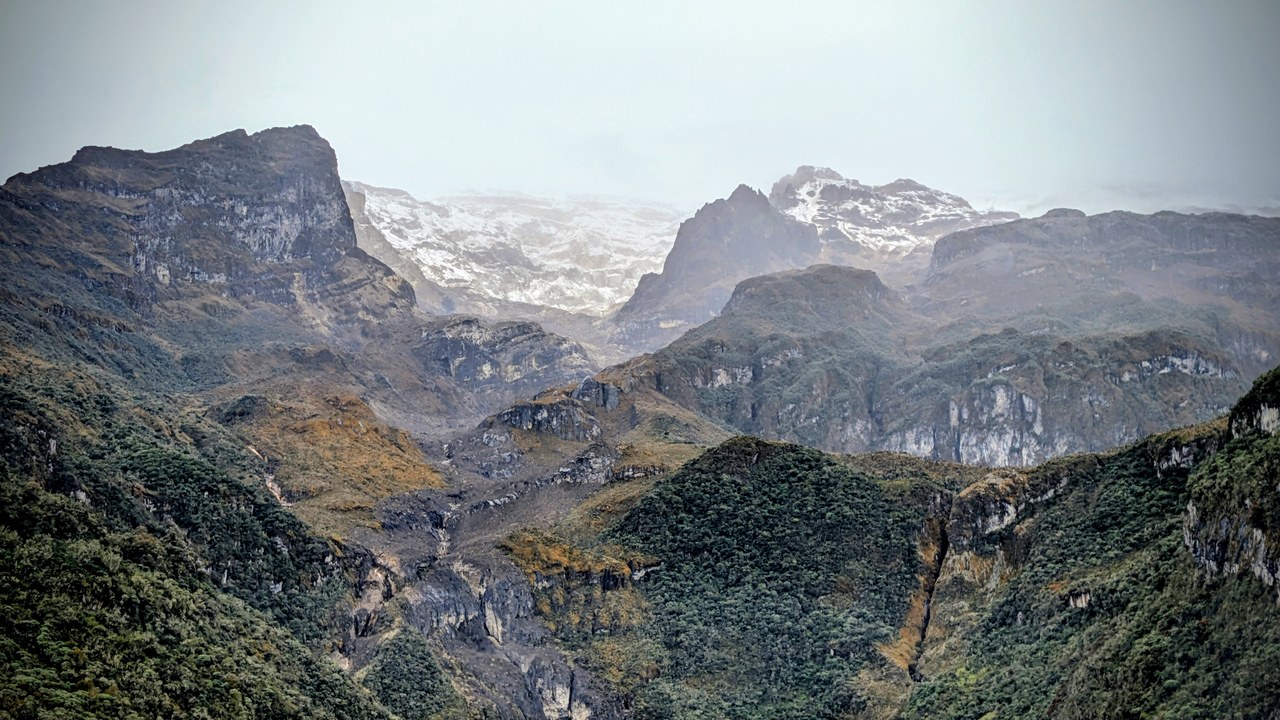 Nevado del Ruiz — Image Credit: AmiGueko - CC BY-SA 3.0/Wiki Commons