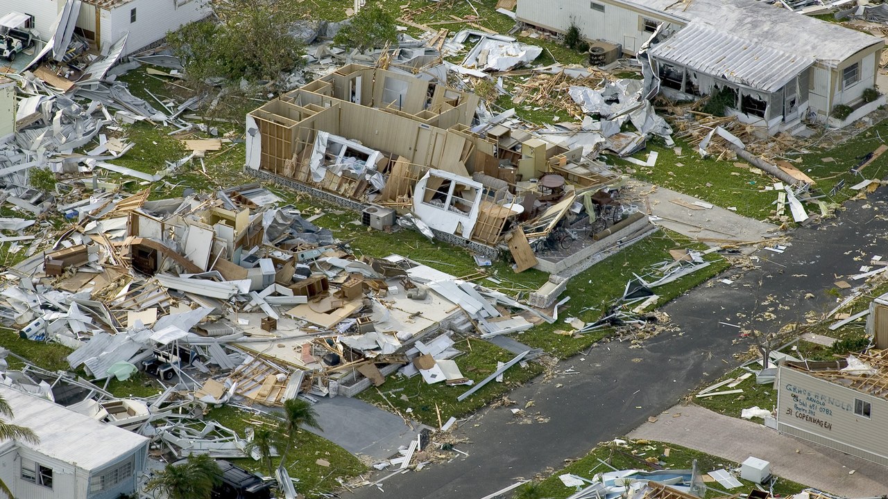 Hurricane Charley — Image Credit: Andrea Booher - Public domain/Wiki Commons