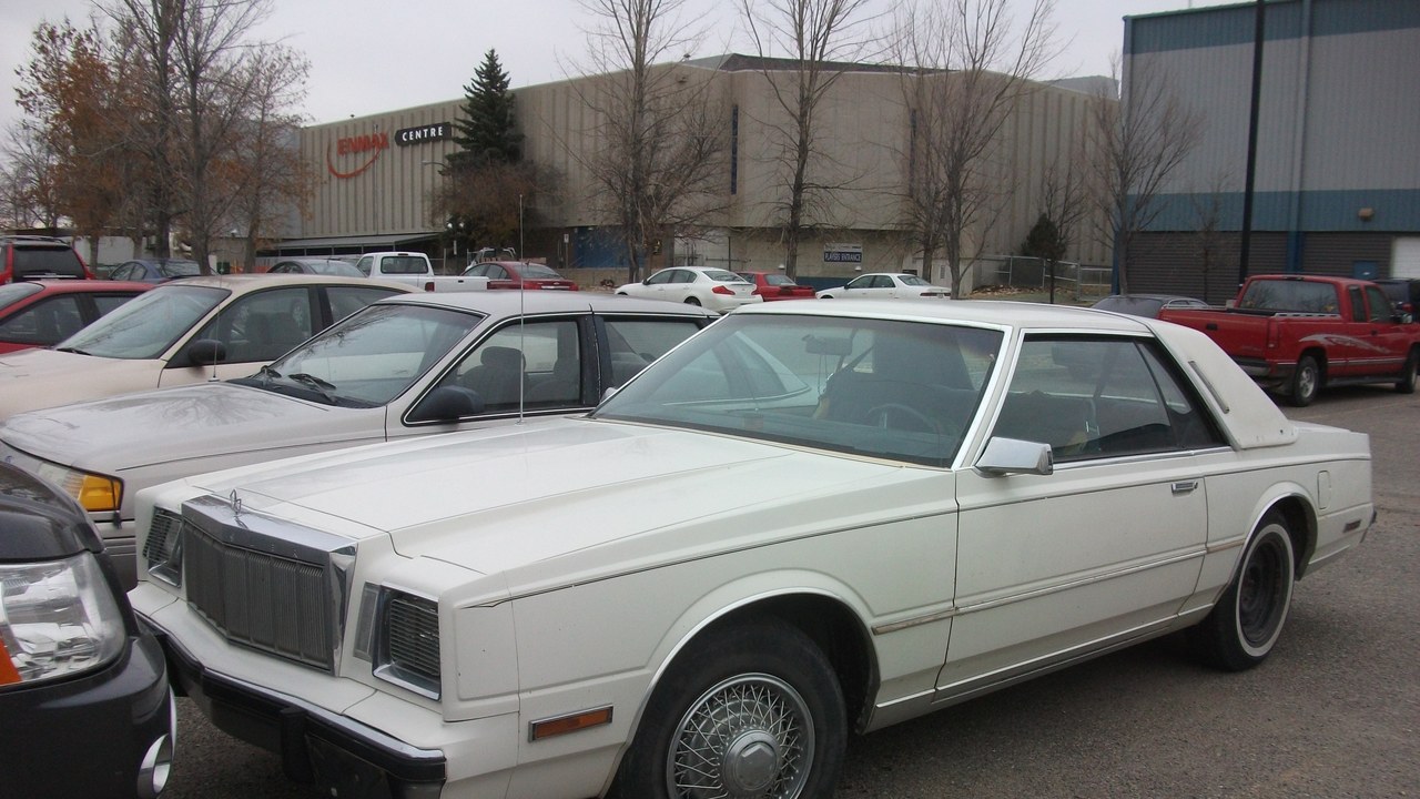 Chrysler Cordoba — Image Credit: dave_7 from Lethbridge, Canada - CC BY 2.0/Wiki Commons