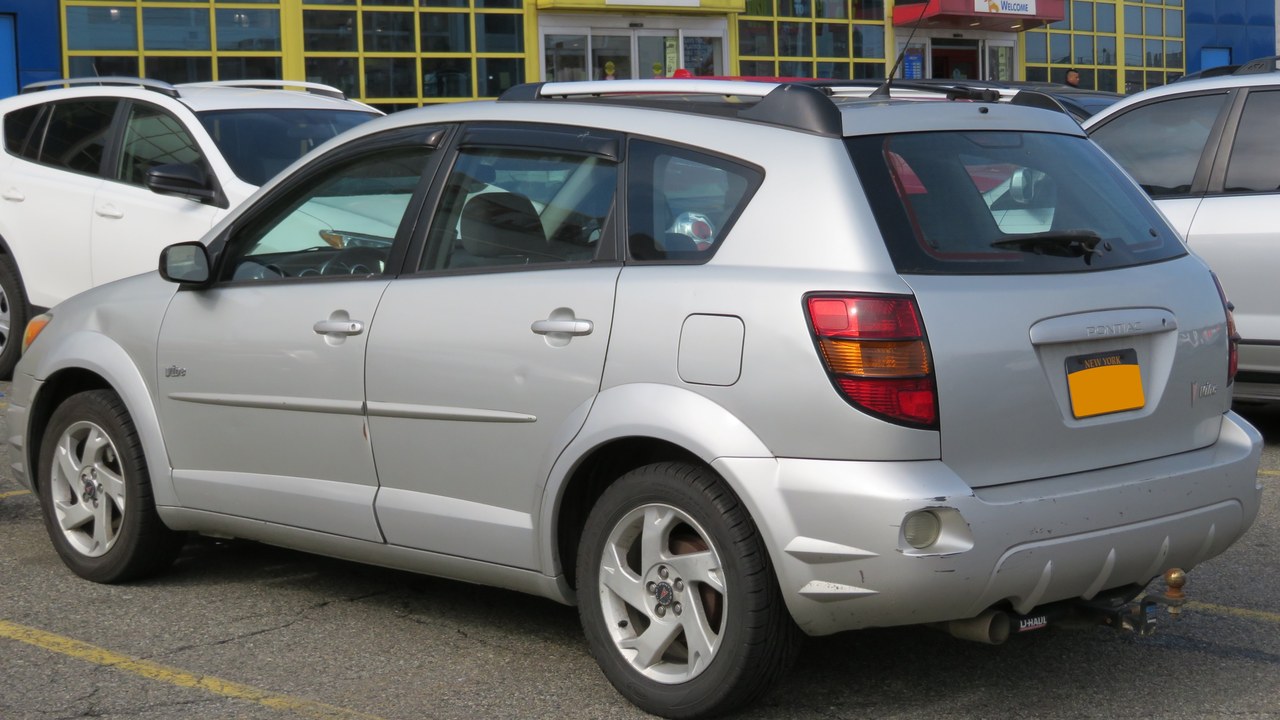 Pontiac Vibe — Image Credit: Kevauto - CC BY-SA 4.0/Wiki Commons