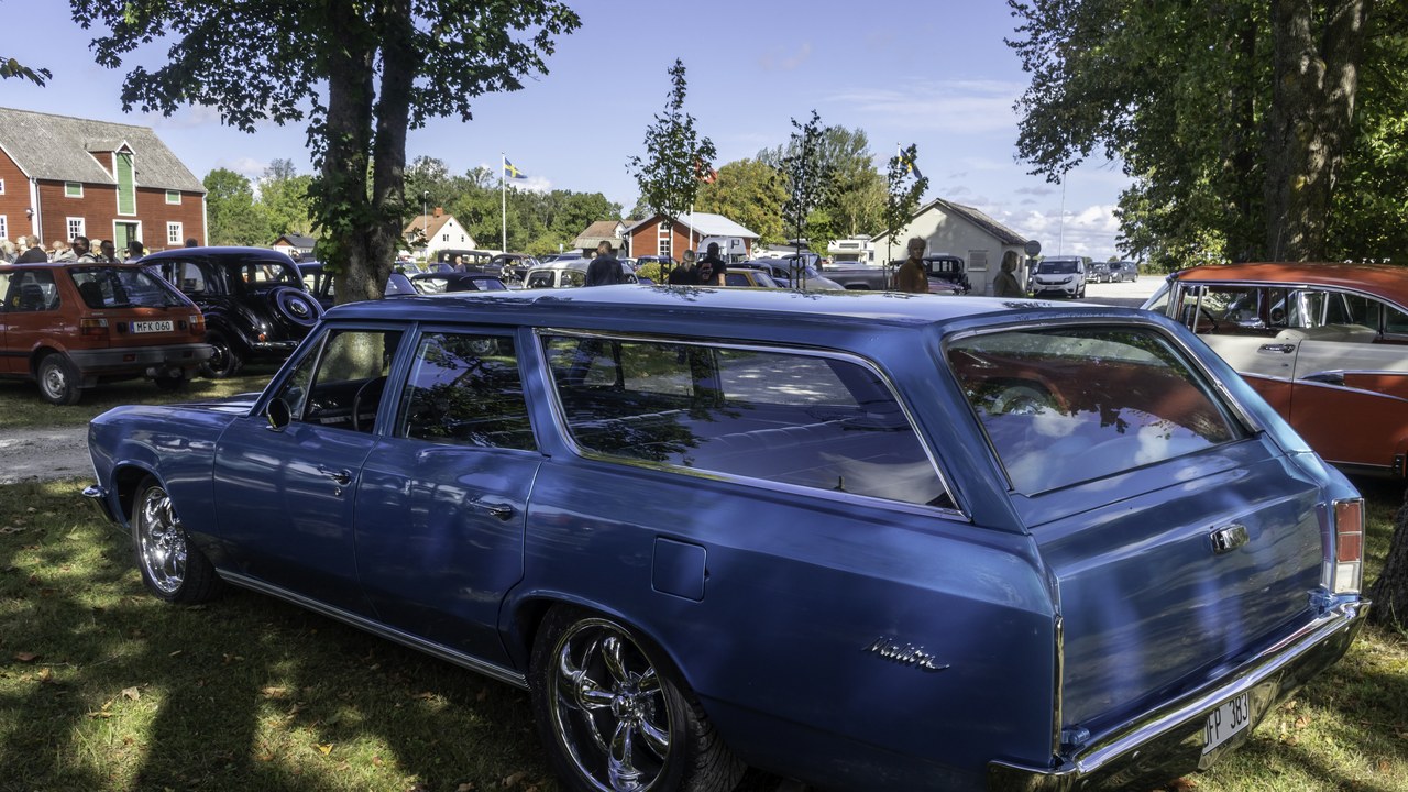 Chevrolet Malibu Maxx — Image Credit: Bene Riobó - CC BY-SA 4.0/Wiki Commons