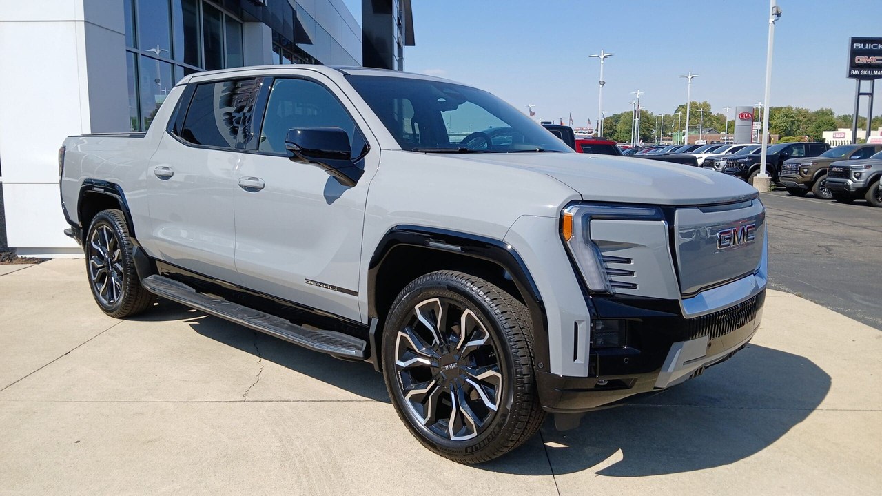 GMC Sierra 1500 — Image Credit: Unknown author/